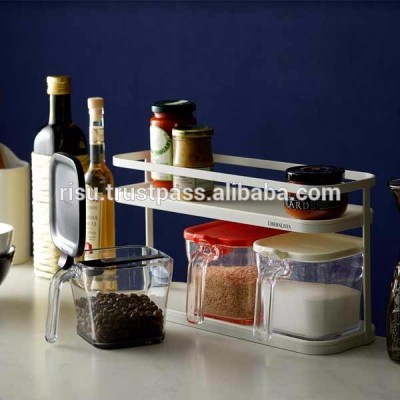 High quality and functional plastic spice jar with enclosed spoon